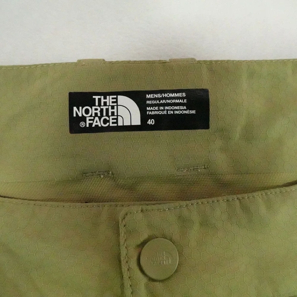 North Face Shorts Mens 40 Green Outdoors Hiking Camping 9" Inseam Gorpcore - Picture 3 of 11